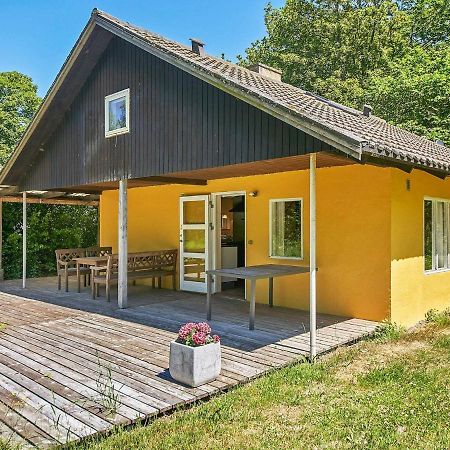 6 Person Holiday Home In AÅkirkeby Δωμάτιο φωτογραφία
