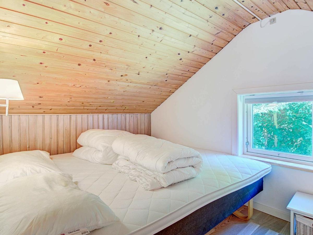 6 Person Holiday Home In AÅkirkeby Δωμάτιο φωτογραφία
