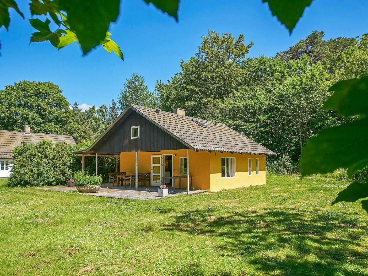 6 Person Holiday Home In AÅkirkeby Εξωτερικό φωτογραφία